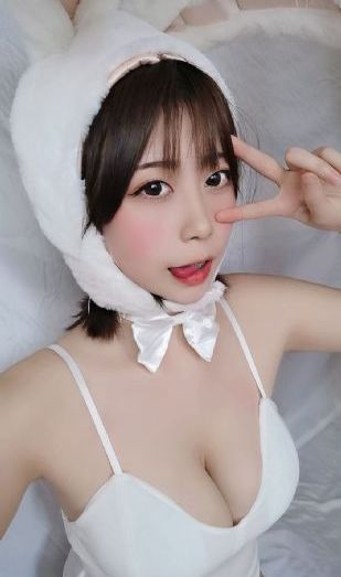 老头与美女真人一级毛片_720日韩免费观看