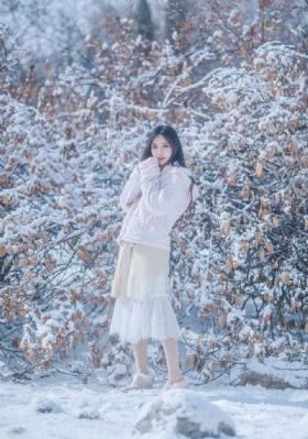 海底伊人裸体美女_完整版电影在线观看